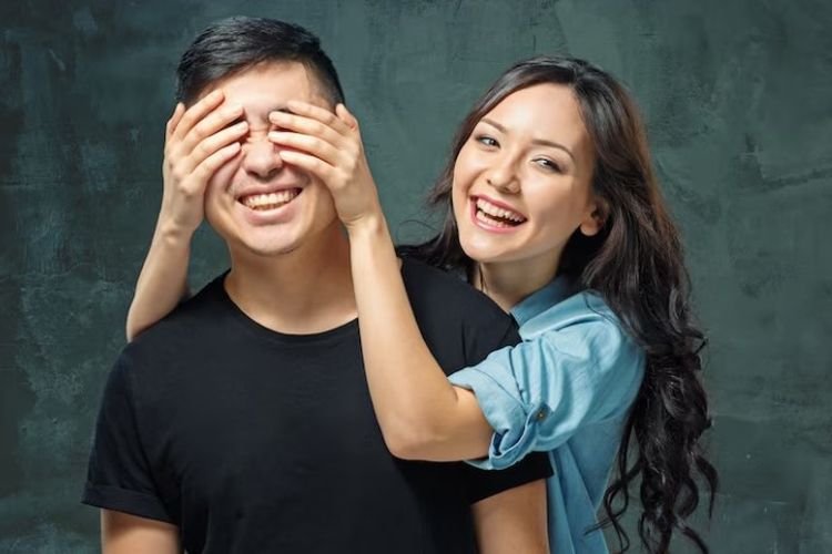 Rumah Tangga Bahagia: Cara Menjadi Istri yang Disayangi Suami Rumah Tangga Bahagia: Cara Menjadi Istri yang Disayangi Suami