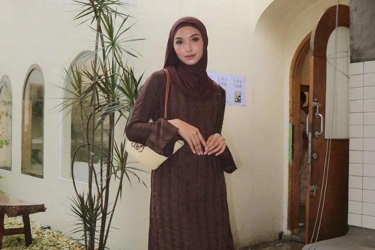 Tunik Lebaran 2025: Elegansi dan Gaya yang Menawan! Tunik Lebaran 2025: Elegansi dan Gaya yang Menawan!
