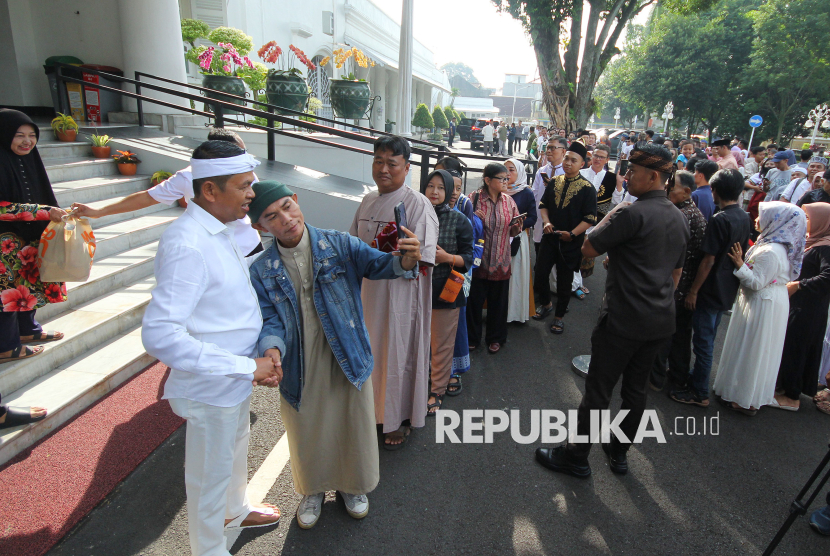 Pengakuan Warga: Kehadiran Massal untuk Acara Resmi Griya Dedi Mulyadi Pengakuan Warga: Kehadiran Massal untuk Acara Resmi Griya Dedi Mulyadi