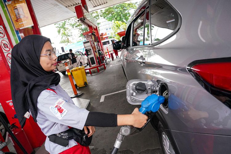 Pertamax Dicutkan: Perbandingan Harga BBM Terkini Pertamina, Shell, BP, dan Vivo Pertamax Dicutkan: Perbandingan Harga BBM Terkini Pertamina, Shell, BP, dan Vivo