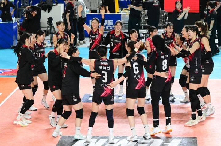 Hasil Akhir V-League: Megawati Hangestri Catat 13 Poin saat Red Sparks Kalah 0-3 dari Pink Spiders Hasil Akhir V-League: Megawati Hangestri Catat 13 Poin saat Red Sparks Kalah 0-3 dari Pink Spiders