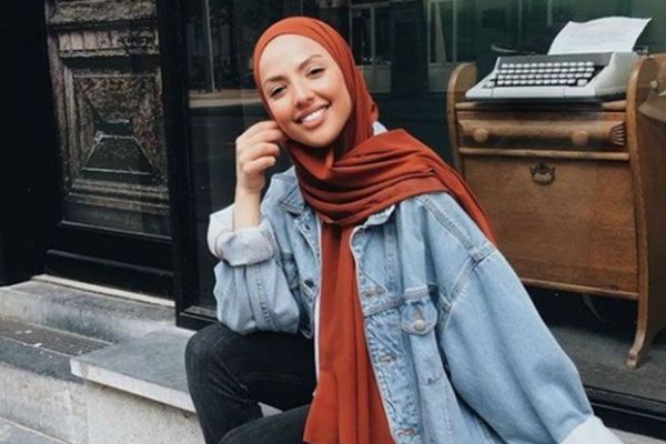 15 Pilihan Hijab Terbaik yang Sempurna untuk Paduan dengan Baju Biru Denim, Elegan! 15 Pilihan Hijab Terbaik yang Sempurna untuk Paduan dengan Baju Biru Denim, Elegan!