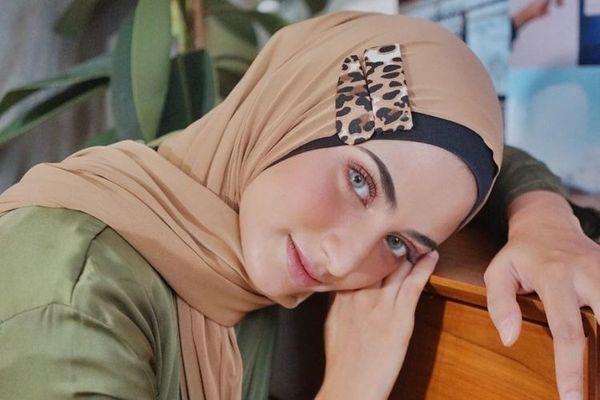 Cara Mudah Membuat Kerudung yang Menawan dan Cantik Cara Mudah Membuat Kerudung yang Menawan dan Cantik