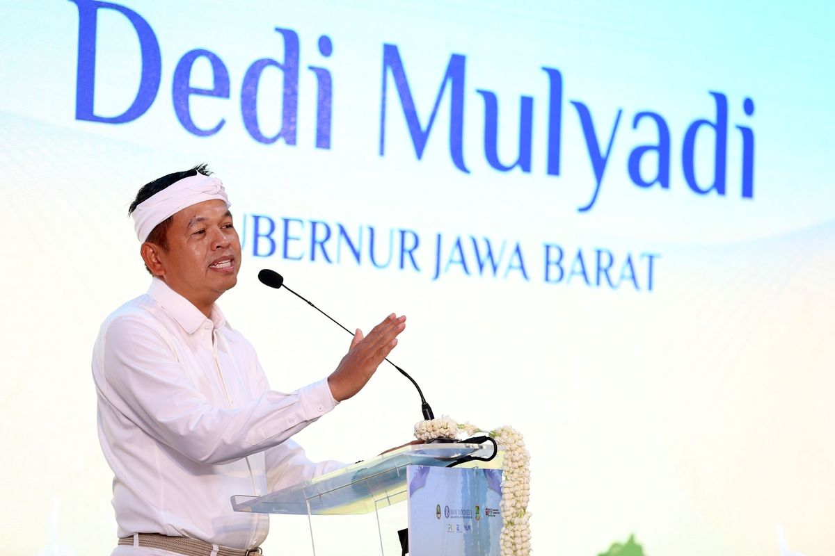 Soroti Jeratan Utang Rakyat Kecil di Jabar, Dedi Mulyadi: Duit PKH Dipakai Bayar Bank Emok