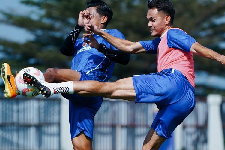 Persib Jalani Tiga Laga Uji Coba di Thailand, Bojan Hodak Fokus Bangun Kekompakan Tim Maung Bandung Persib Jalani Tiga Laga Uji Coba di Thailand, Bojan Hodak Fokus Bangun Kekompakan Tim Maung Bandung