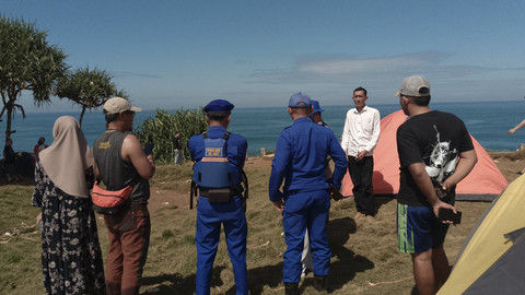 3 Mahasiswa Terseret Ombak di Garut: 1 Selamat, 2 Hilang 3 Mahasiswa Terseret Ombak di Garut: 1 Selamat, 2 Hilang