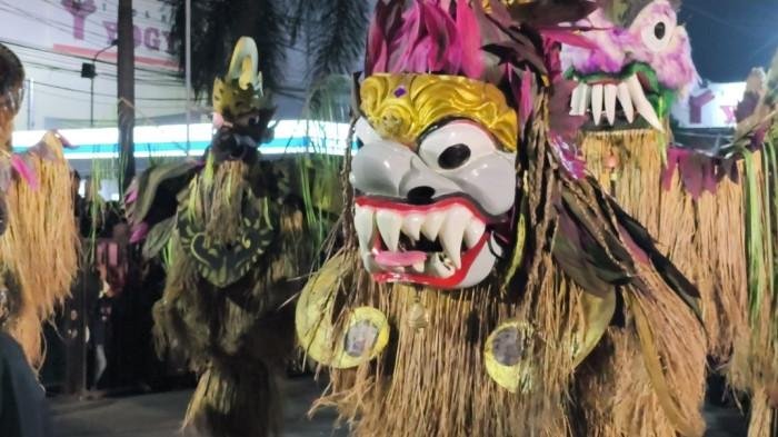 Reog, Ogoh-ogoh, dan Sisingaan Meriahkan Hari Jadi Purwakarta Reog, Ogoh-ogoh, dan Sisingaan Meriahkan Hari Jadi Purwakarta