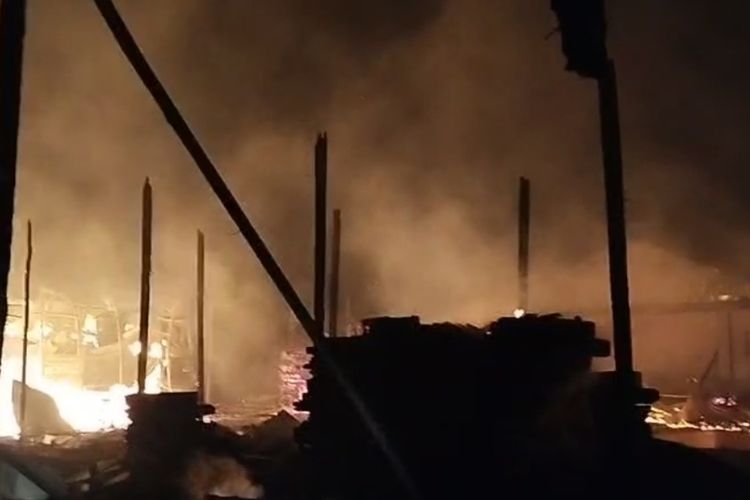 Pabrik Briket Ekspor Cirebon Terbakar Parah Pabrik Briket Ekspor Cirebon Terbakar Parah