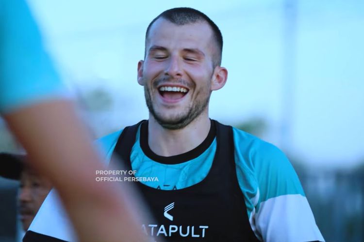 Senyum Mihailo Perovic di Latihan Persebaya! Top Skor Liga Montenegro Siap Tampil di Super League 2025/2026 Senyum Mihailo Perovic di Latihan Persebaya! Top Skor Liga Montenegro Siap Tampil di Super League 2025/2026