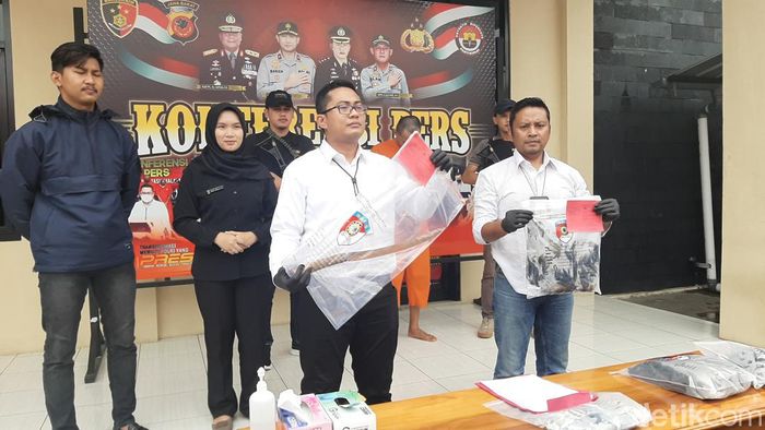 Diduga Bunuh Diri, Pelaku Pembacokan di Tasikmalaya Ditemukan Tewas di Ladang Warga Diduga Bunuh Diri, Pelaku Pembacokan di Tasikmalaya Ditemukan Tewas di Ladang Warga