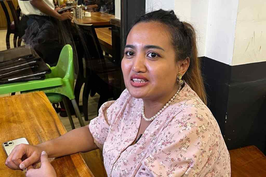 Lina Mukherjee Dari Kasus Penistaan Agama, Sekarang Ngaku Hamil di Luar Nikah Lina Mukherjee Dari Kasus Penistaan Agama, Sekarang Ngaku Hamil di Luar Nikah