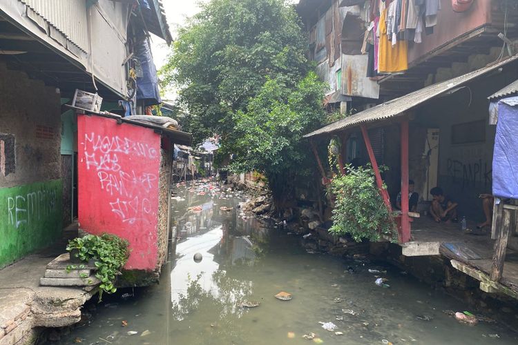 Pemkot Depok Janji Tindak Pencemar Kali Ciliwung Pemkot Depok Janji Tindak Pencemar Kali Ciliwung
