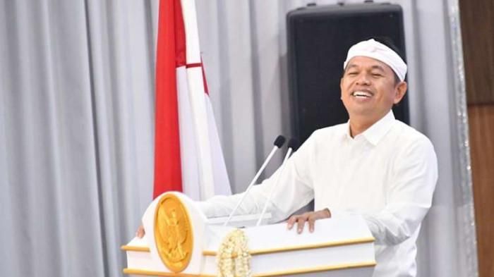 Patung Raksasa Dedi Mulyadi Viral di Tasikmalaya, Gubernur Sebut Direndam Minyak Tanah 7 Hari 7 Malam Patung Raksasa Dedi Mulyadi Viral di Tasikmalaya, Gubernur Sebut Direndam Minyak Tanah 7 Hari 7 Malam