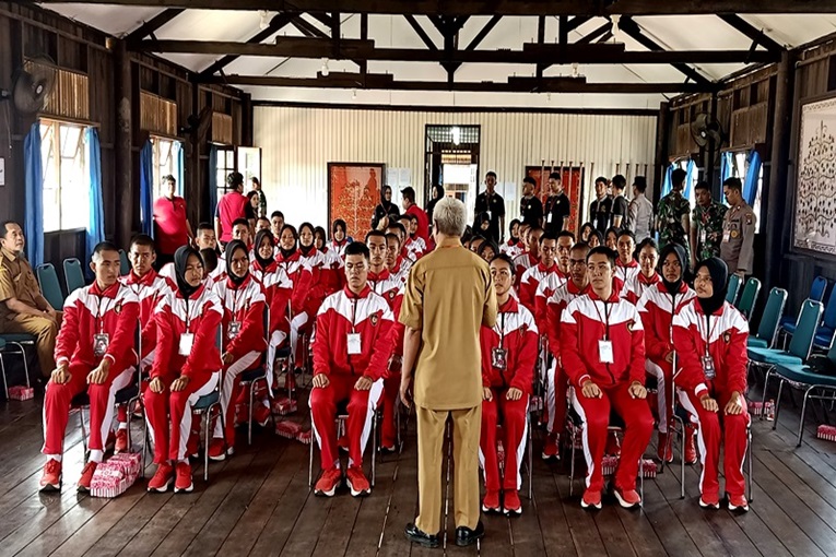 52 Pelajar Terbaik Ikuti Diklat Paskibraka Ciamis 2025, Siap Berkibar Bersama Sang Merah Putih 52 Pelajar Terbaik Ikuti Diklat Paskibraka Ciamis 2025, Siap Berkibar Bersama Sang Merah Putih