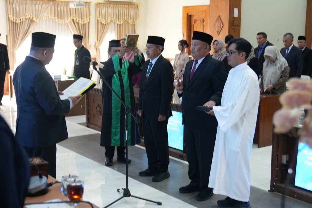 Bupati Pangandaran Resmikan Parkir Wisata Kapasitas Besar Bupati Pangandaran Resmikan Parkir Wisata Kapasitas Besar