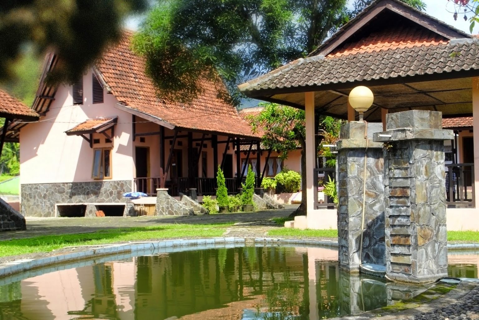 6 Tempat Kuliner Sumedang dengan Pemandangan Menakjubkan dan Nyaman 6 Tempat Kuliner Sumedang dengan Pemandangan Menakjubkan dan Nyaman