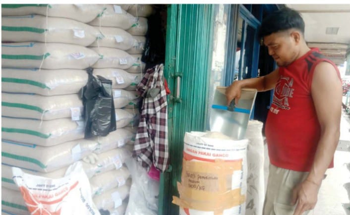 Dinas Perdagangan Sukabumi Jamin Tidak Ada Beras Palsu di Pasar Tradisional dan Modern Dinas Perdagangan Sukabumi Jamin Tidak Ada Beras Palsu di Pasar Tradisional dan Modern