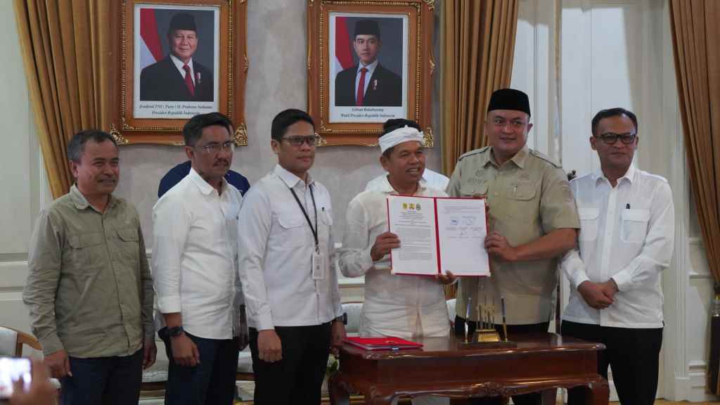 Bupati Bogor Tanda Tangani MoU Penanganan Banjir Bersama Gubernur Jabar Bupati Bogor Tanda Tangani MoU Penanganan Banjir Bersama Gubernur Jabar