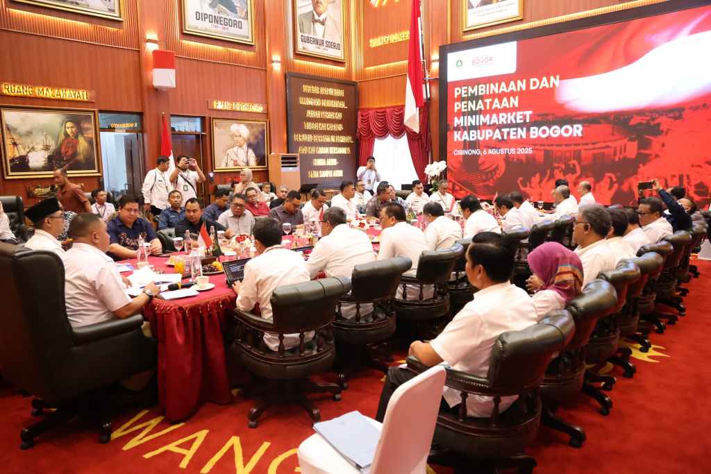 Inovasi dan Pertumbuhan Ekonomi Strategi Bupati Bogor dalam Mendorong Toko Modern Inovasi dan Pertumbuhan Ekonomi Strategi Bupati Bogor dalam Mendorong Toko Modern