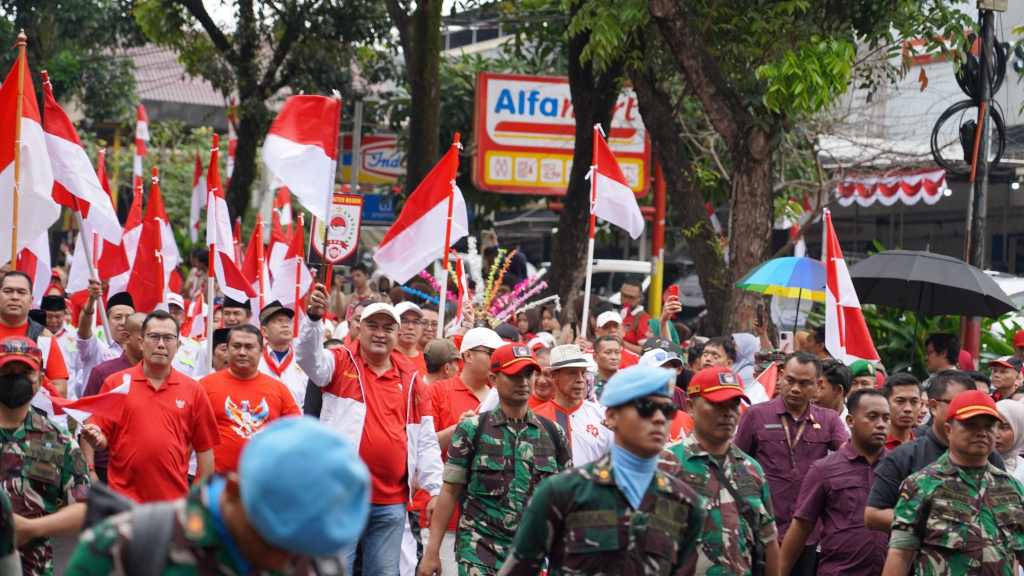 Bupati Bogor Ikuti Kirab Bendera Merah Putih dari Pakansari Ke Pendopo