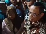 Mengaku Di Fitnah Bupati Pati Sudewo Temui Massa di Posko Donasi Mengaku Di Fitnah Bupati Pati Sudewo Temui Massa di Posko Donasi