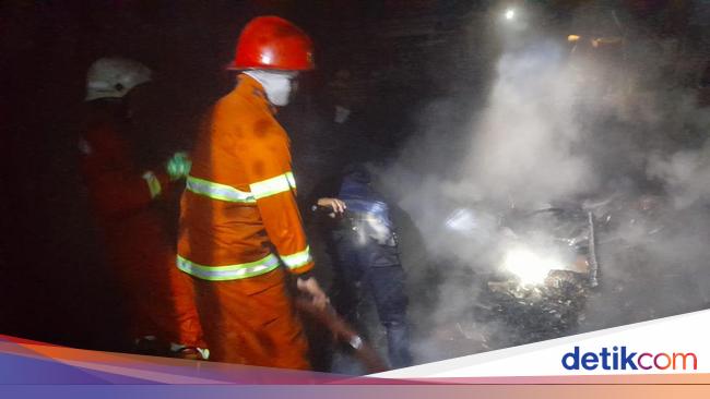 Yuyun Tewas dalam Kebakaran Saung di Rancakalong Sumedang Yuyun Tewas dalam Kebakaran Saung di Rancakalong Sumedang