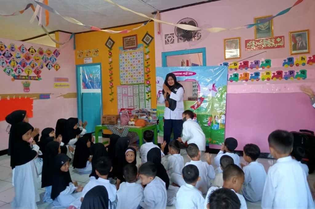 Edukasi Kesehatan Gigi Sejak Dini dengan Dongeng Peri Gigi oleh Puskesmas Kemang Edukasi Kesehatan Gigi Sejak Dini dengan Dongeng Peri Gigi oleh Puskesmas Kemang