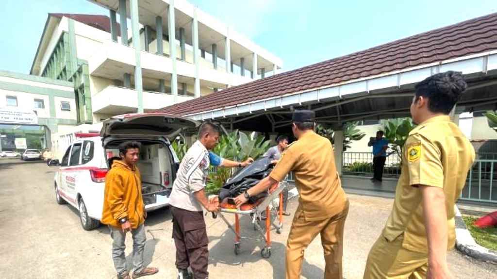 TPA Sampah Galuga Longsor, 1 Orang Meninggal TPA Sampah Galuga Longsor, 1 Orang Meninggal