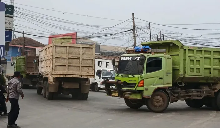 Dedi Mulyadi Ancam Tutup Permanen Tambang Parung Panjang: Masyarakat Alami Stres!