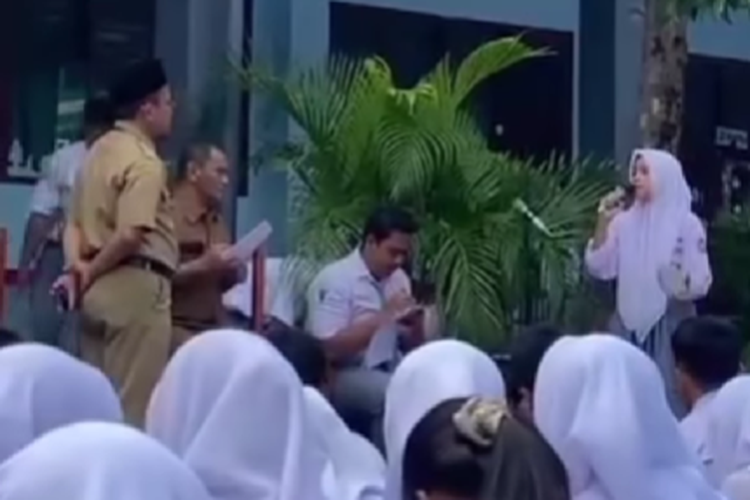 Siswa SMAN 14 Bekasi Minta Transparansi Dana BOS dan Pembangunan Masjid Siswa SMAN 14 Bekasi Minta Transparansi Dana BOS dan Pembangunan Masjid