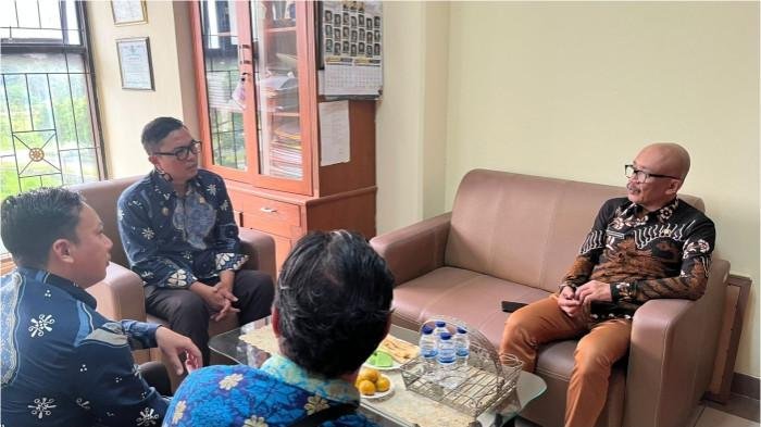 Kemenkum Jabar dan Pemkab Tasikmalaya Kolaborasi Percepat Pembentukan 224 Pos Bantuan Hukum Desa Kemenkum Jabar dan Pemkab Tasikmalaya Kolaborasi Percepat Pembentukan 224 Pos Bantuan Hukum Desa