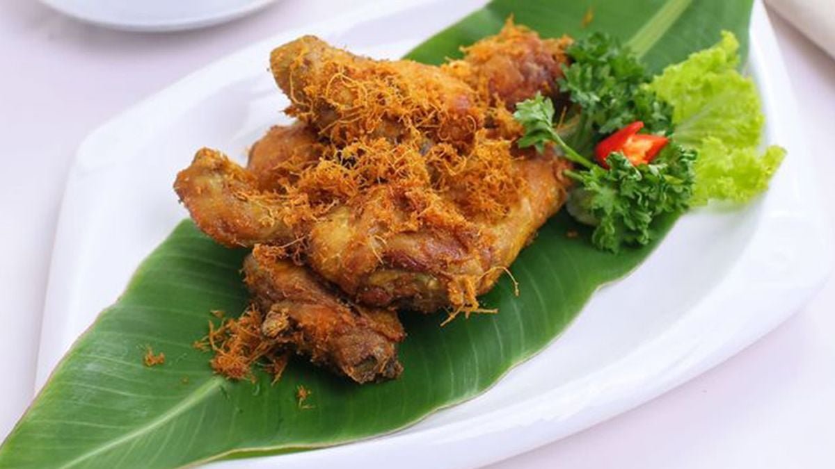 Resep Ayam Goreng Lengkuas untuk Bekal Kerja Suami Resep Ayam Goreng Lengkuas untuk Bekal Kerja Suami