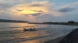 Kuliner Khas Pangandaran: Ikan Asin, Noga Kelapa, dan Jus Honje Kuliner Khas Pangandaran: Ikan Asin, Noga Kelapa, dan Jus Honje