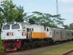 Perjalanan Kereta Api Dibatalkan Akibat KA Purwojaya Anjlok di Bekasi Perjalanan Kereta Api Dibatalkan Akibat KA Purwojaya Anjlok di Bekasi
