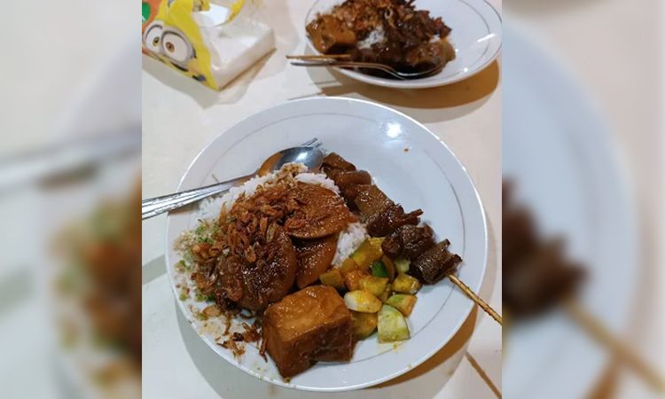 Rekomendasi Kuliner Kaki Lima Legendaris di Bekasi, Mulai dari Tongseng hingga Nasi Uduk Lezat Rekomendasi Kuliner Kaki Lima Legendaris di Bekasi, Mulai dari Tongseng hingga Nasi Uduk Lezat