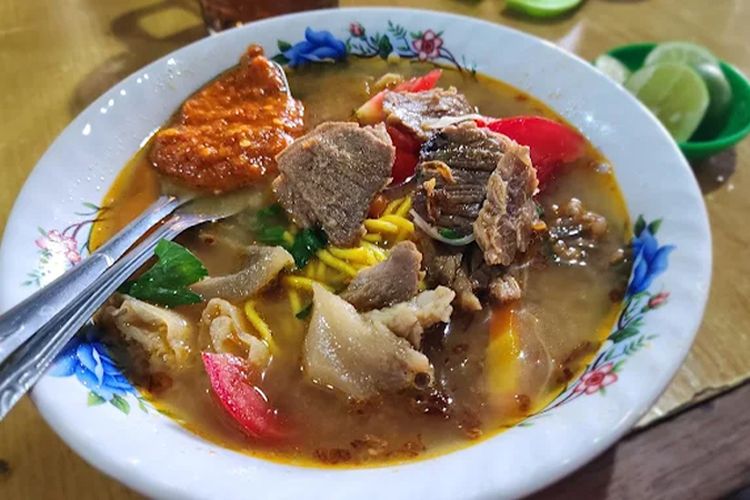 Rekomendasi Kuliner Kaki Lima Legendaris di Jakarta Barat, Mulai dari Sayur Asam Betawi hingga Soto Mie Rekomendasi Kuliner Kaki Lima Legendaris di Jakarta Barat, Mulai dari Sayur Asam Betawi hingga Soto Mie