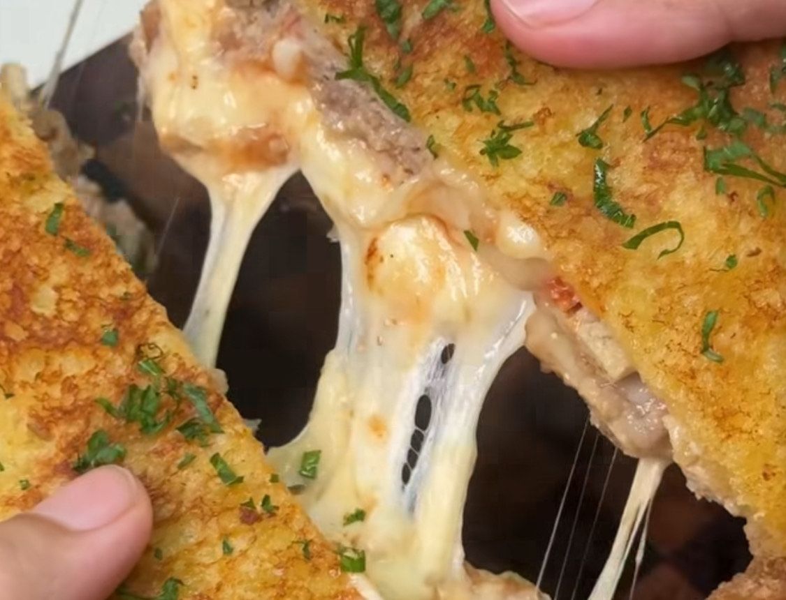 Resep Roti Daging Keju, Sarapan Sederhana Tapi Kenyang Maksimal! Resep Roti Daging Keju, Sarapan Sederhana Tapi Kenyang Maksimal!