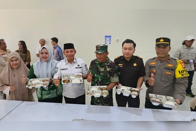 Wakil Bupati Buka Dapur MBG Pertama di Murung Raya Wakil Bupati Buka Dapur MBG Pertama di Murung Raya