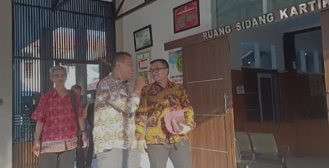 Kritik Operasional PT UNI di Garut: Antara Pemaknaan dan Tantangan Lingkungan serta Ketenagakerjaan Kritik Operasional PT UNI di Garut: Antara Pemaknaan dan Tantangan Lingkungan serta Ketenagakerjaan