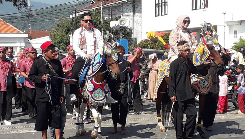 Tarian Sumedang Hiasi Perayaan Buruan Tarian Sumedang Hiasi Perayaan Buruan