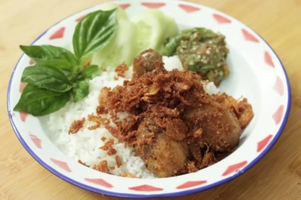 Resep Ayam Goreng Serundeng Lezat yang Mudah Dibuat Resep Ayam Goreng Serundeng Lezat yang Mudah Dibuat