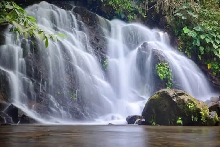 Curug Ciputrawangi (Curug Narimbang): Air Terjun Alami Yang Asri Di Kaki Gunung Tampomas