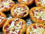Bikin Pizza Mini, Cemilan Seru di Rumah Bikin Pizza Mini, Cemilan Seru di Rumah