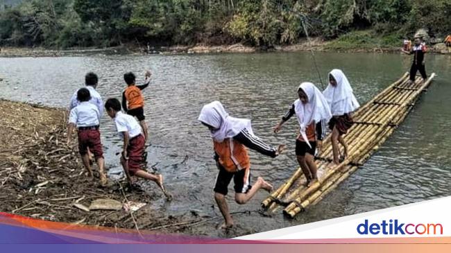 Pelajar Sukabumi Dibacok Orang Tak Dikenal Saat Berangkat Sekolah Pelajar Sukabumi Dibacok Orang Tak Dikenal Saat Berangkat Sekolah