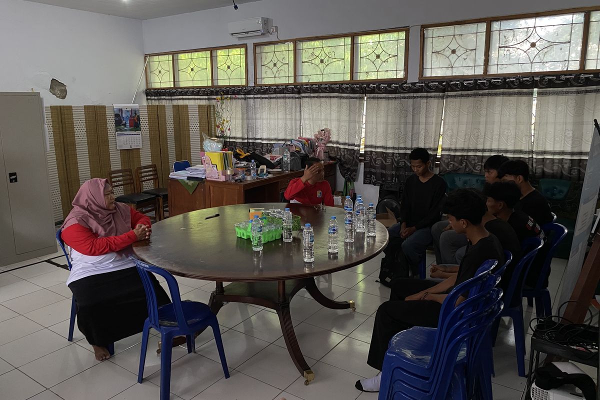 Video Viral Siswa SMA Losarang, Adik Kelas Diduga Jadi Korban Bullying Video Viral Siswa SMA Losarang, Adik Kelas Diduga Jadi Korban Bullying