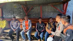 Bahaya Merokok Saat Berkendara, Sat Lantas Garut Ingatkan Pengendara Bahaya Merokok Saat Berkendara, Sat Lantas Garut Ingatkan Pengendara