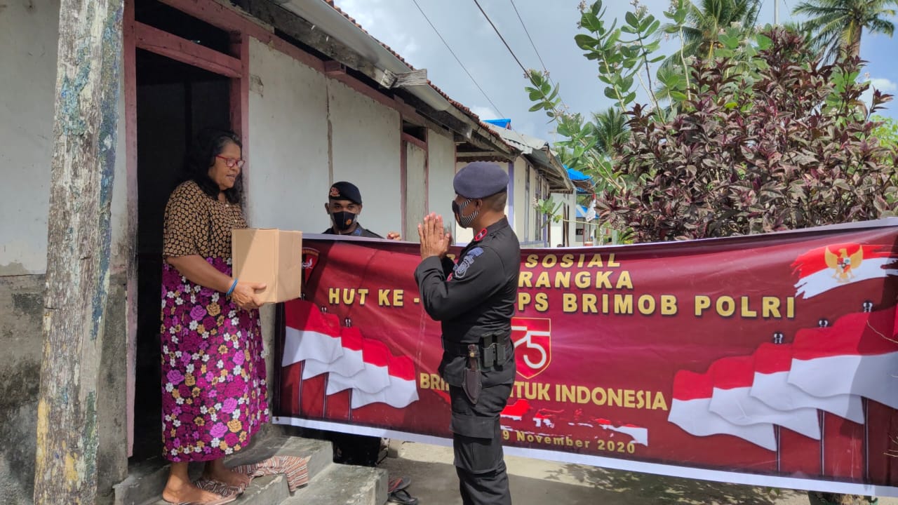 Rayakan HUT ke-80, Brimob Bawa Sembako ke Desa Malasari Bogor Rayakan HUT ke-80, Brimob Bawa Sembako ke Desa Malasari Bogor