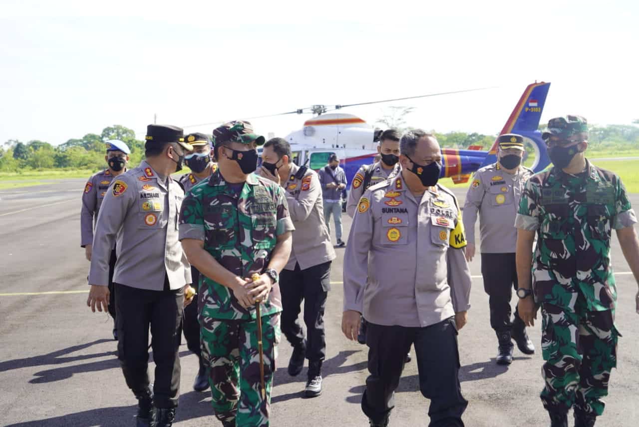 Kapolda Jabar Pantau Pos Gentong Tasikmalaya, Pastikan Pengamanan Nataru Siap Kapolda Jabar Pantau Pos Gentong Tasikmalaya, Pastikan Pengamanan Nataru Siap