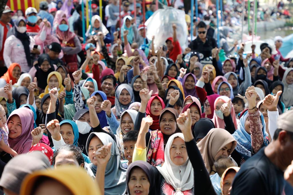 Warga Margahayu Minta Pindah dari BPJS Mandiri ke PBI Saat Reses DPRD Bekasi Warga Margahayu Minta Pindah dari BPJS Mandiri ke PBI Saat Reses DPRD Bekasi