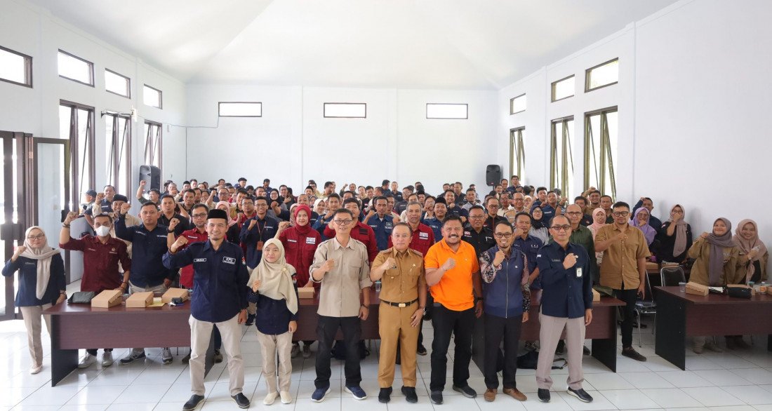 Sekda Kuningan Bawa Misi Khusus, Tampilkan Layanan Cerdas di Depan Komisi Informasi Jawa Barat Sekda Kuningan Bawa Misi Khusus, Tampilkan Layanan Cerdas di Depan Komisi Informasi Jawa Barat